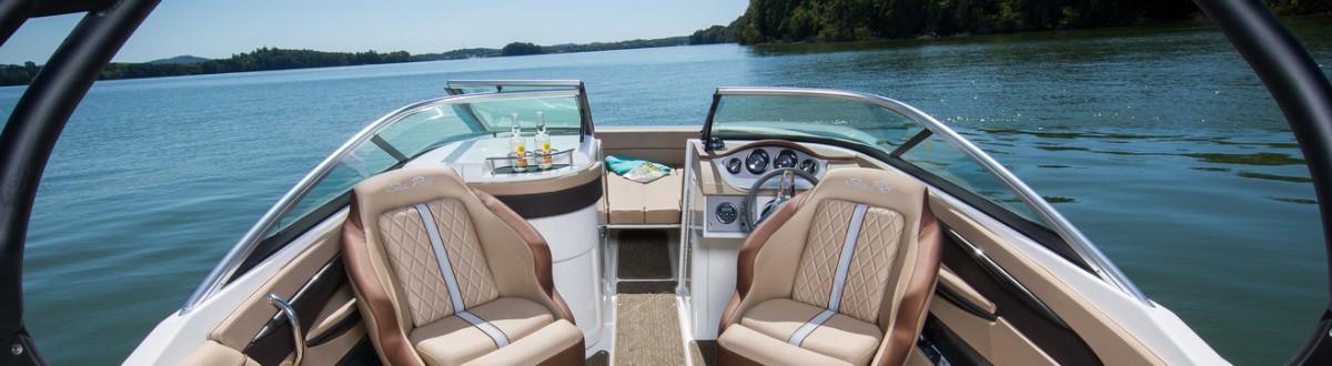 Sea Ray Sterndrive 2017. View of the interior of the boat and the ocean. Of Lanier Marine Liquidators Inc. at 106 Henry Grady Hwy.